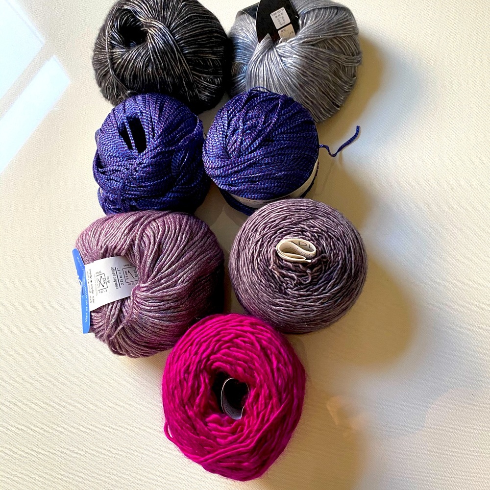 “The berries” merino wool mixed yarn lot destash